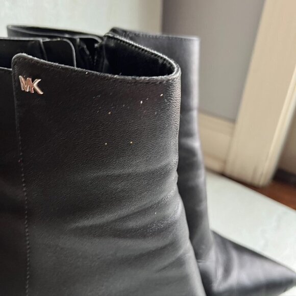 Michael Kors Blaine Heeled Booties Black Size 9.5 side zip - Picture 4 of 11
